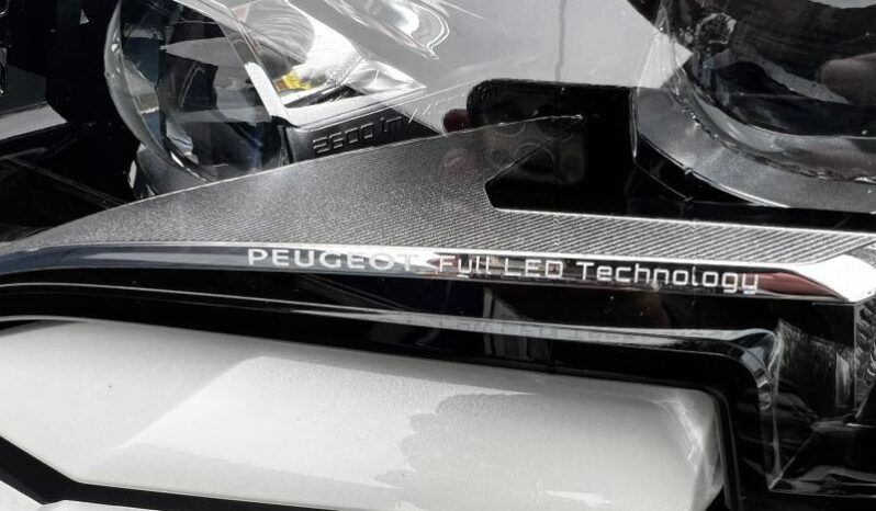 Peugeot 5008 GT / EAT8 complet