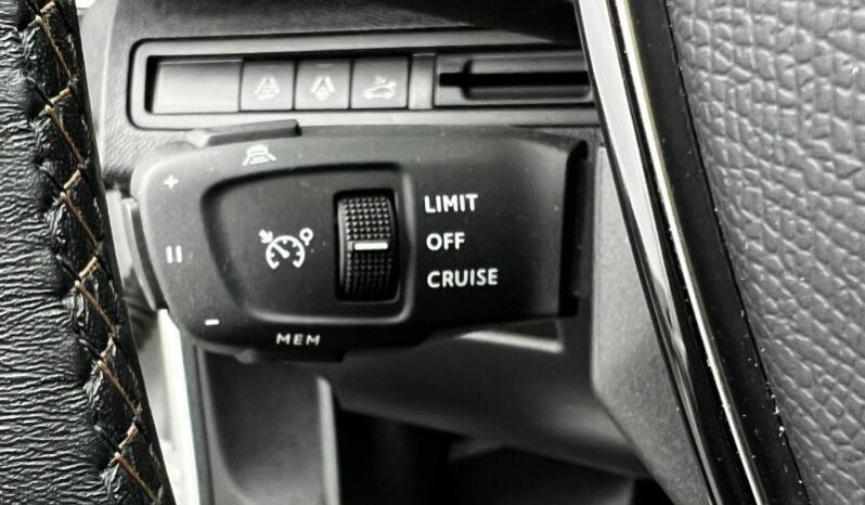 Peugeot 5008 GT / EAT8 complet