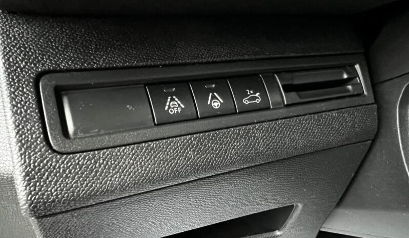 Peugeot 5008 GT / EAT8 complet