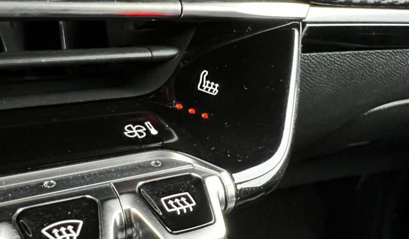 Peugeot 208 Allure / Carplay / Sièges chau complet