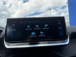 Peugeot 208 Allure / EAT8 / Carplay complet