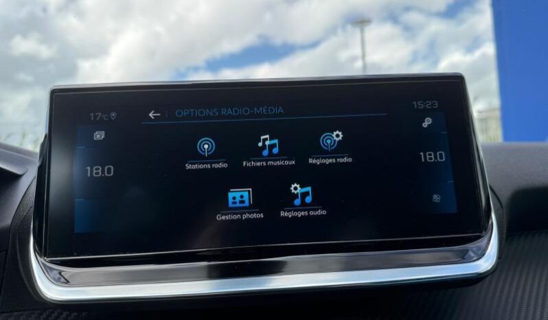 Peugeot 208 Allure / EAT8 / Carplay complet
