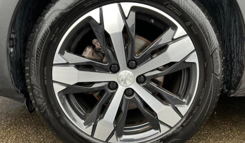 Peugeot 5008 GT / EAT8 complet