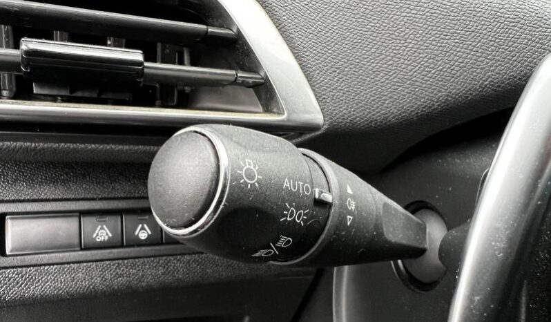 Peugeot 5008 GT / EAT8 complet