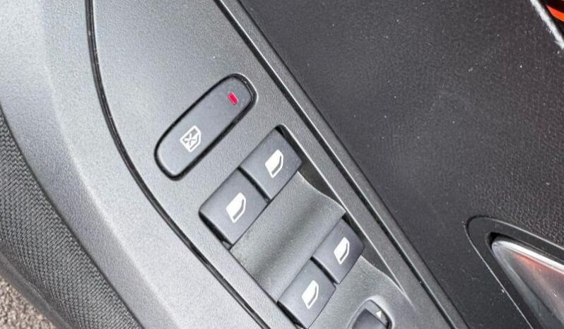 Peugeot 2008 Active / Carplay / Caméra complet