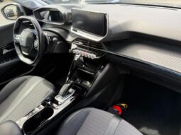 Peugeot 208 Allure / EAT8 / Carplay complet