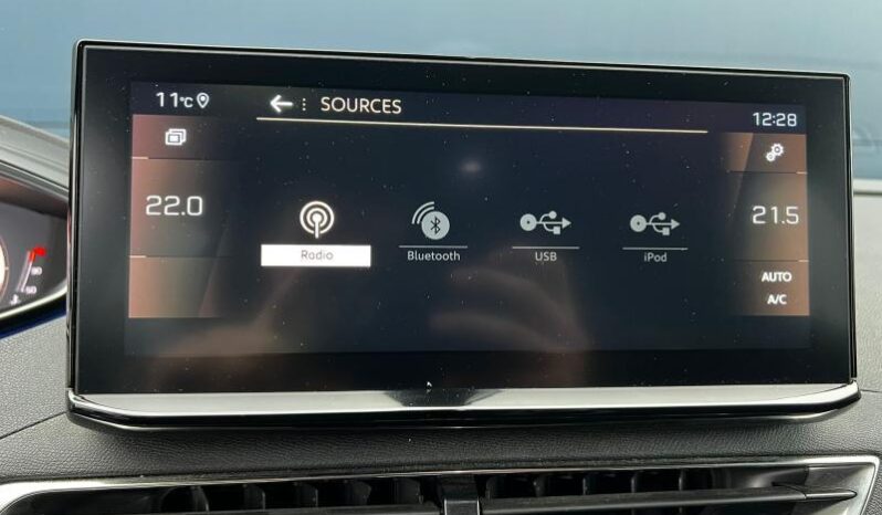 Peugeot 5008 GT / EAT8 complet