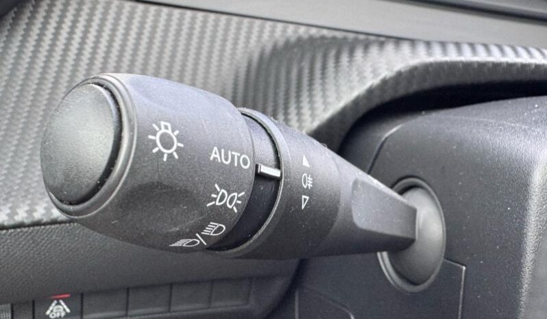 Peugeot e-208 E-208 / Style complet