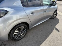 Peugeot 208 Allure / EAT8 / Carplay complet