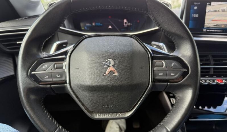 Peugeot 208 Allure / EAT8 / Carplay complet