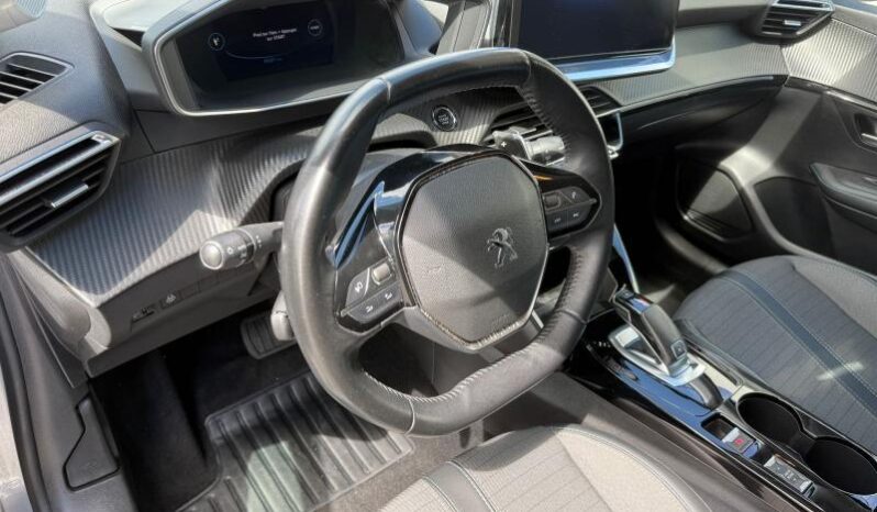 Peugeot 208 Allure / EAT8 / Carplay complet