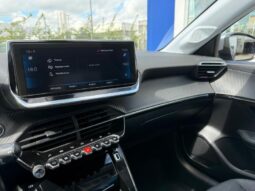 Peugeot 208 Allure / EAT8 / Carplay complet