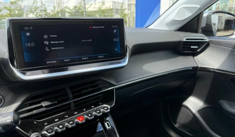 Peugeot 208 Allure / EAT8 / Carplay complet