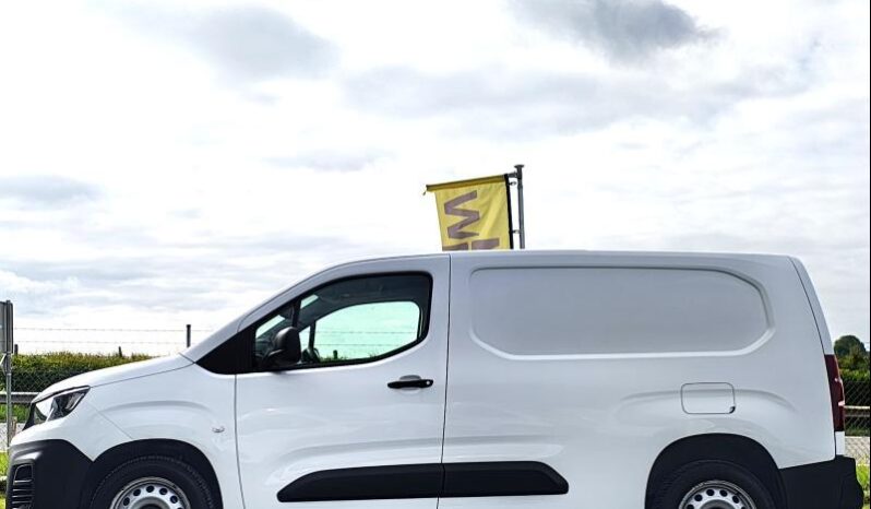 Peugeot Partner L2 / EAT8 / Asphalt / Long complet