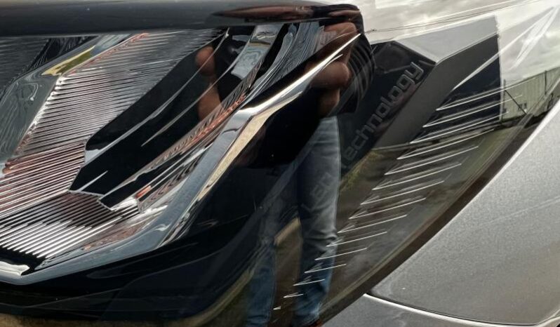 Peugeot 208 Allure / Carplay / Sièges chau complet