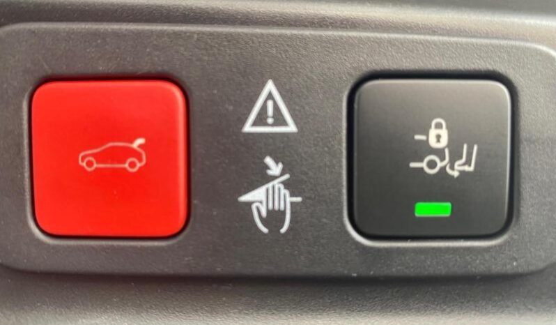 Peugeot 5008 GT / EAT8 / 7 Places / 1.5 Blu complet