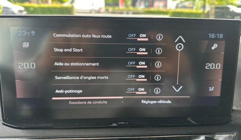 Peugeot 5008 GT / EAT8 / 7 Places / 1.5 Blu complet