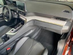 Peugeot 5008 GT / EAT8 / 7 Places / 1.5 Blu complet