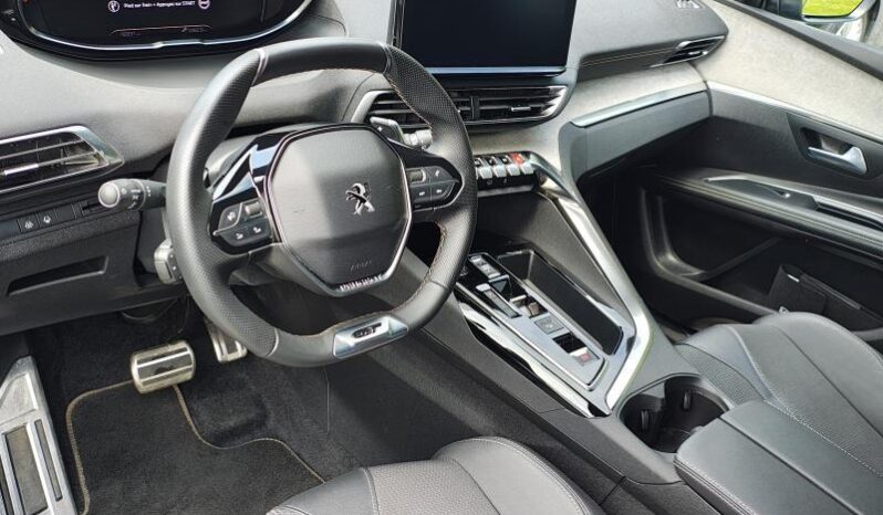 Peugeot 5008 GT / EAT8 / 7 places / 1.5 Blu complet