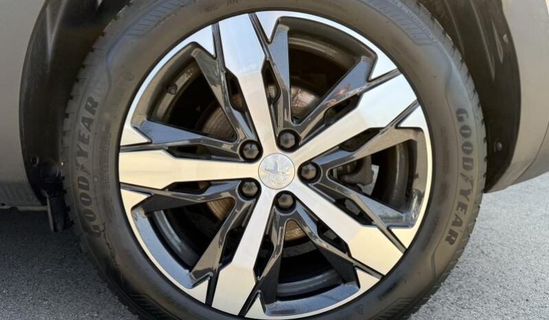 Peugeot 3008 Allure Pack / EAT8 / 1.5 BlueH complet