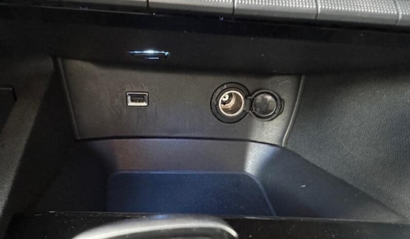 Peugeot 5008 GT / EAT8 / 7 Places / 1.5 Blu complet