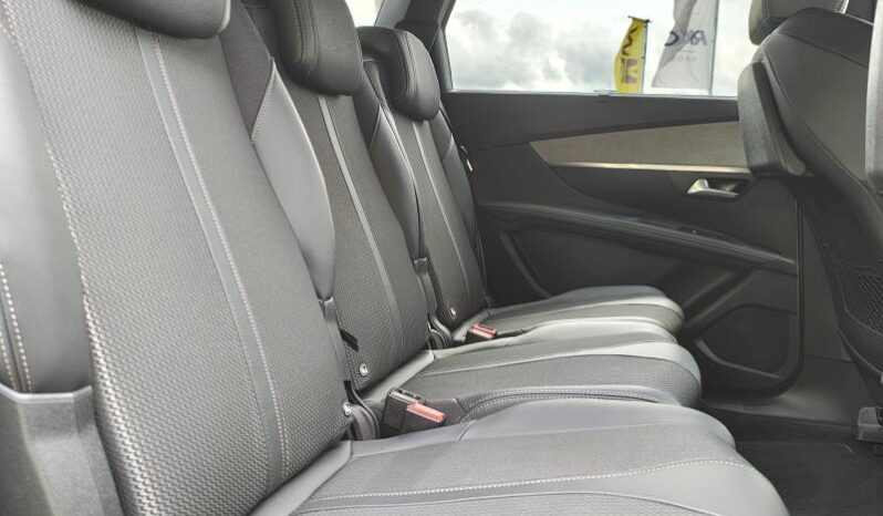 Peugeot 5008 GT / EAT8 / 7 places / 1.5 Blu complet