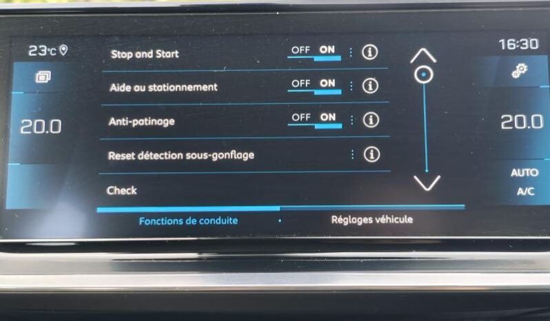 Peugeot 2008 Allure / 130ch / GPS complet