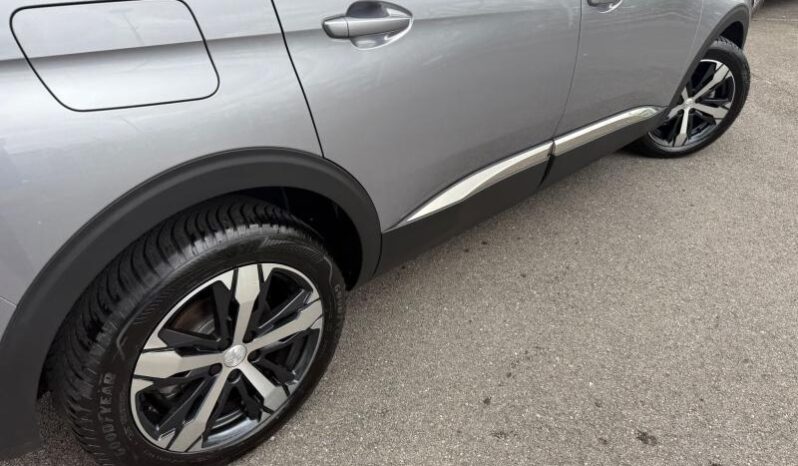 Peugeot 5008 GT / EAT8 / 7 places / 1.5 Blu complet