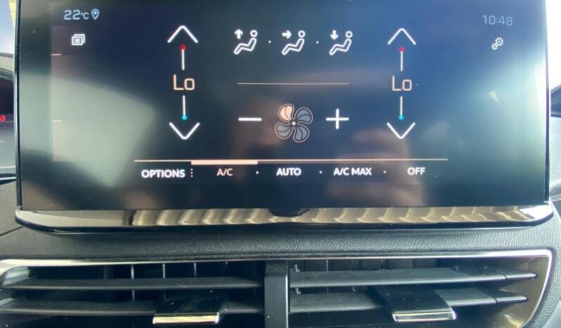 Peugeot 5008 GT / EAT8 / 7 Places / 1.5 Blu complet
