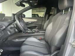Peugeot 5008 GT / EAT8 / 7 Places / 1.5 Blu complet