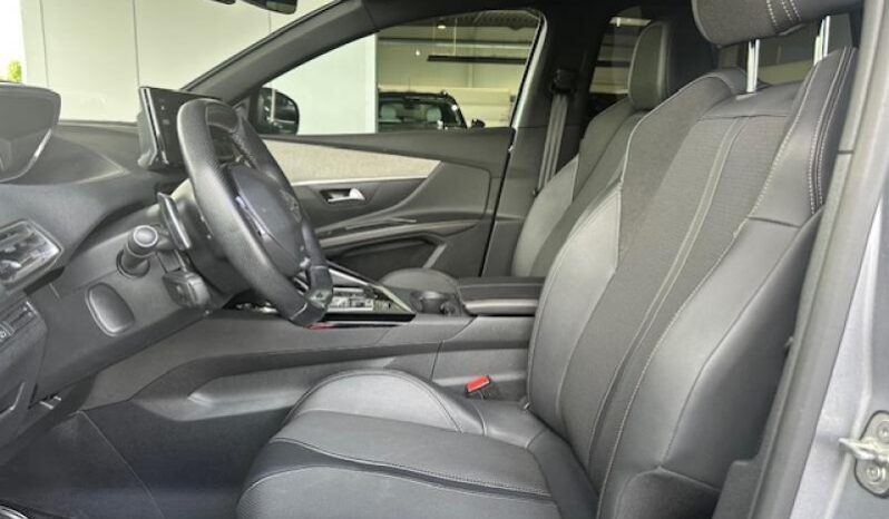 Peugeot 5008 GT / EAT8 / 7 Places / 1.5 Blu complet