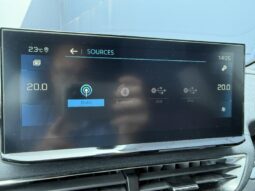 Peugeot 3008 Allure Pack / EAT8 / 1.5 BlueH complet
