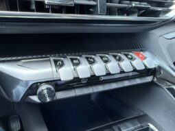 Peugeot 3008 Allure Pack / EAT8 / 1.5 BlueH complet