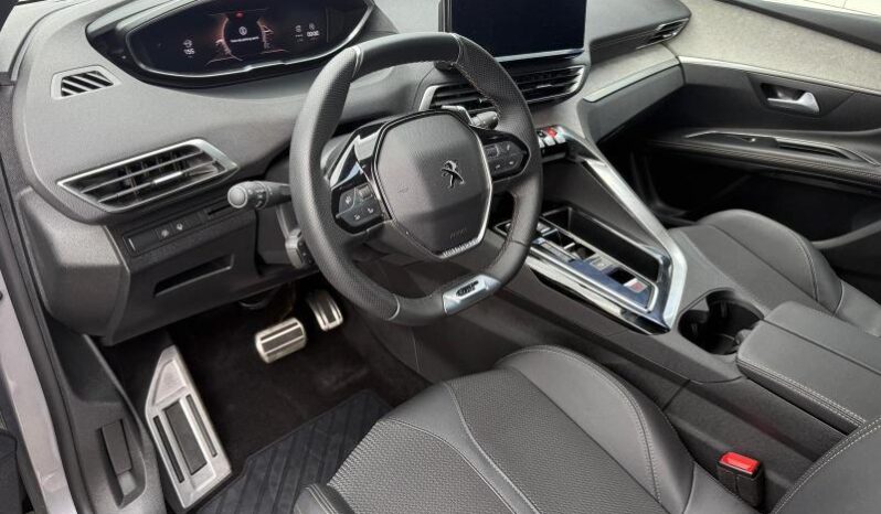 Peugeot 5008 GT / EAT8 / 7 places / 1.5 Blu complet