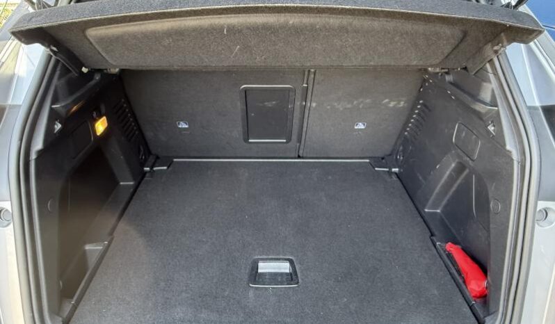 Peugeot 3008 Allure Pack / EAT8 / 1.5 BlueH complet