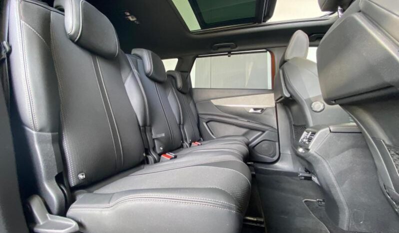 Peugeot 5008 GT / EAT8 / 7 Places / 1.5 Blu complet