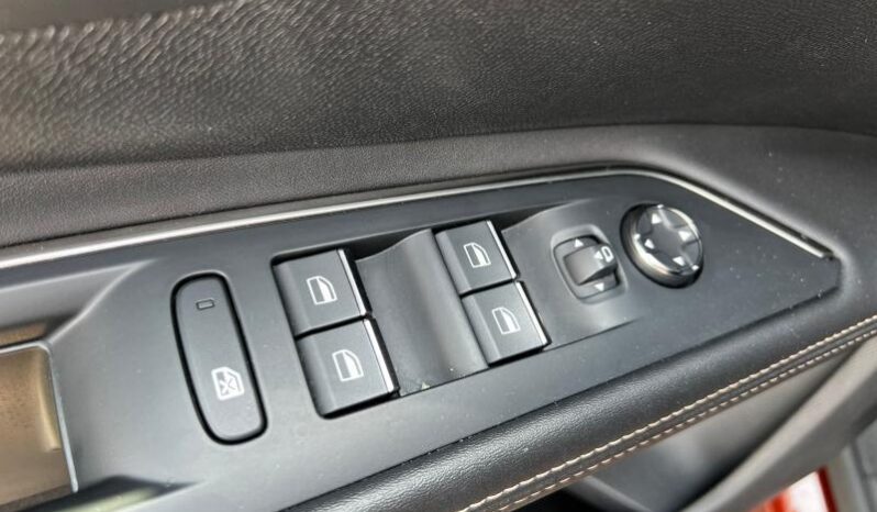 Peugeot 5008 GT / 7 Places / EAT8 complet