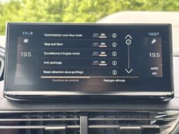 Peugeot 5008 GT / EAT8 / 7 places / 1.5 Blu complet