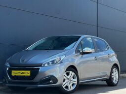 Peugeot 208 Signature / GPS complet