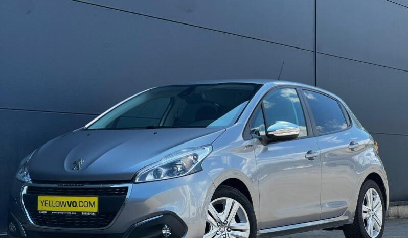 Peugeot 208 Signature / GPS complet