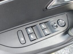 Peugeot 2008 GT / EAT8 complet