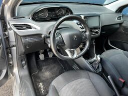 Peugeot 208 Signature / GPS complet