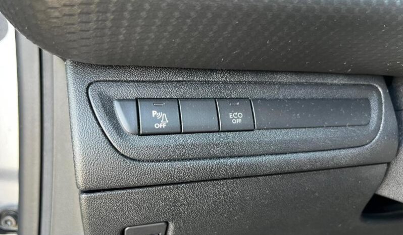 Peugeot 208 Signature / GPS complet