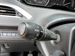 Peugeot 208 Signature / GPS complet