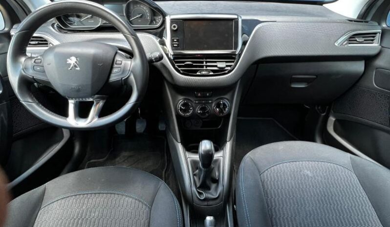Peugeot 208 Signature / GPS complet