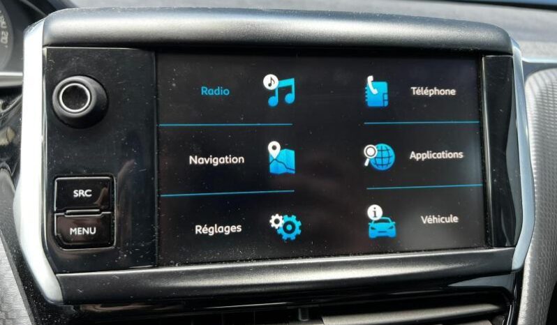 Peugeot 208 Signature / GPS complet