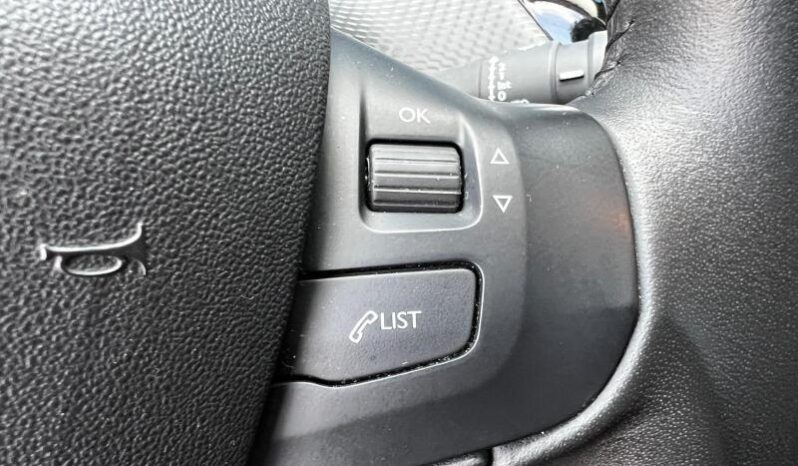 Peugeot 208 Signature / GPS complet
