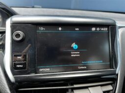 Peugeot 208 Signature / GPS complet