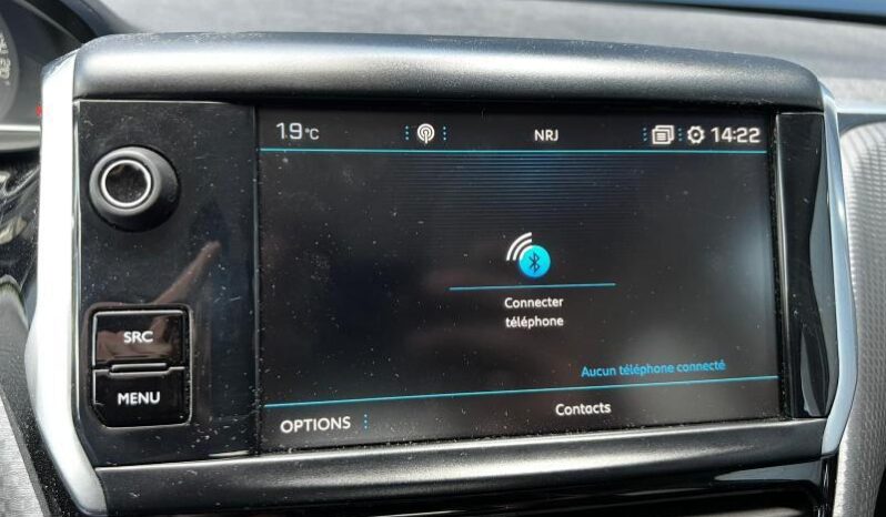 Peugeot 208 Signature / GPS complet