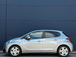 Peugeot 208 Signature / GPS complet